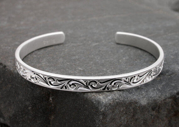 Hand Engraved Bangles in Slovakia